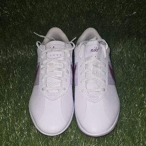 Nike Women's Cortez G spikeless golf shoes. Size 8.5 W.